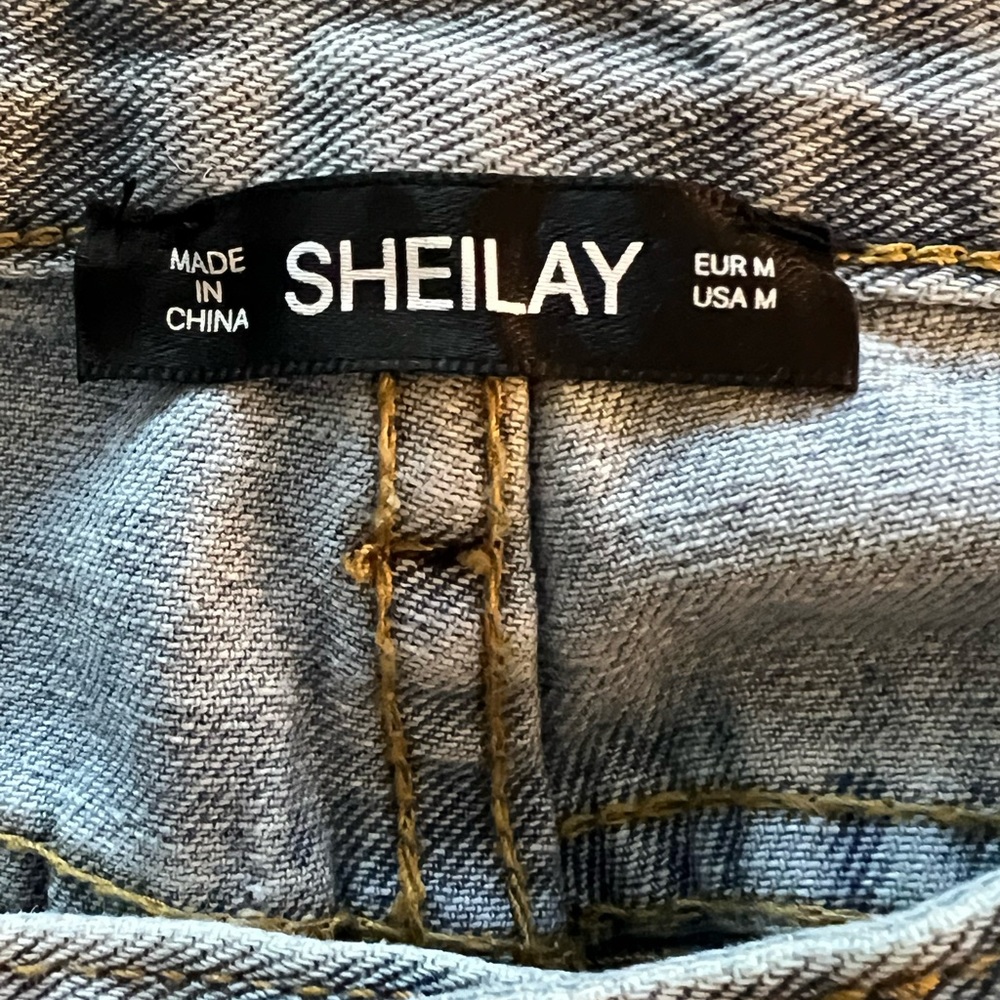 Distressed Jeans - Picture 5 of 6